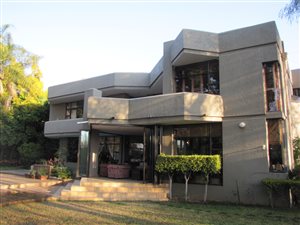 5 Bed House in Lynnwood Glen
