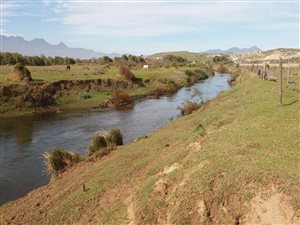 1.5 ha Land available in Macassar