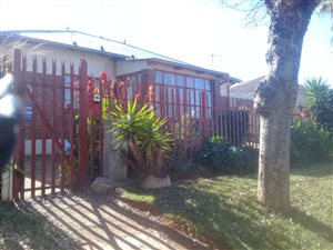 4 Bedroom House in Roodepoort North