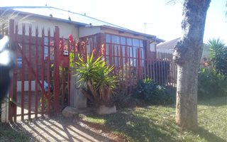 4 Bedroom House in Roodepoort North