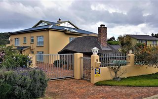 6 Bedroom House in The Island