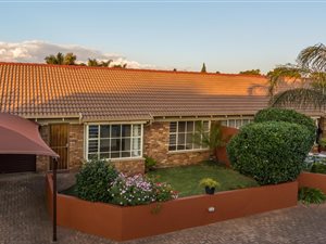 2 Bed Townhouse in Krugersdorp North