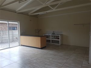 1 Bedroom Apartment in Saldanha