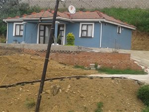 3 Bed House in Lovu