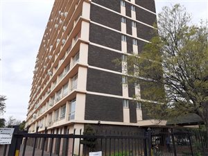 1.5 Bed Apartment in Weavind Park