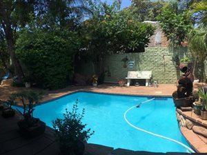 8 Bed House in Protea Park