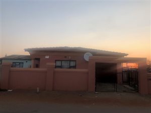 3 Bed House in Nhlapo