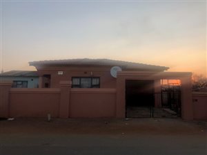 3 Bed House in Nhlapo