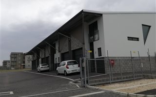 200 m² Industrial space in Fairview