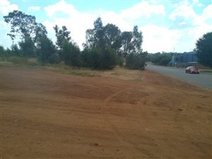 8476 m² Land available in Clayville