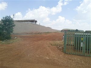 8476 m² Land available in Clayville