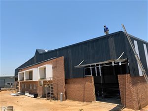 1504 m² Industrial space in Roodepoort Central