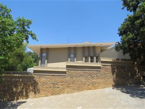 13 Bed House in Mthata