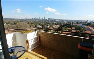 2 Bedroom Apartment in Bramley Park