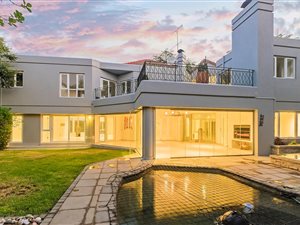 5 Bed House in Cedar Lakes