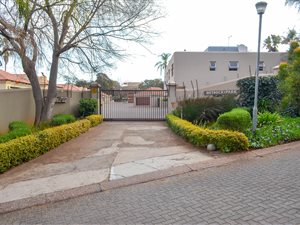 4 Bedroom Townhouse in Meyerspark