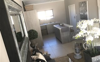2 Bedroom Apartment in Carlswald Estate