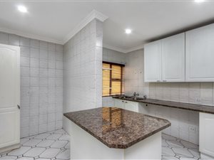 3 Bed Apartment in Constantia Kloof