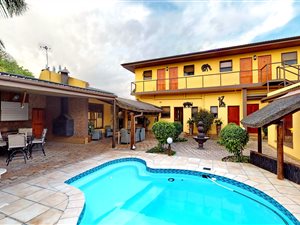 12 Bed House in Amandelrug