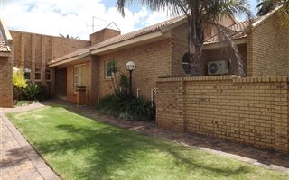 3 Bedroom House in Vanderbijlpark SE4