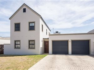3 Bed House in Dennegeur