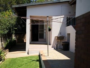 1 Bed Garden Cottage in Weltevreden Park