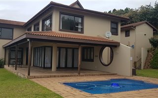 5 Bedroom House in Bazley Beach