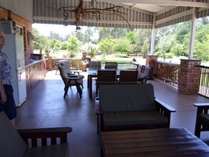 6 Bed House in Kameeldrift East