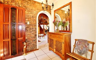 4 Bedroom House in Loerie Park