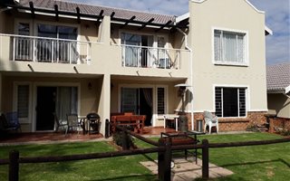 2 Bedroom Townhouse in Norton Park