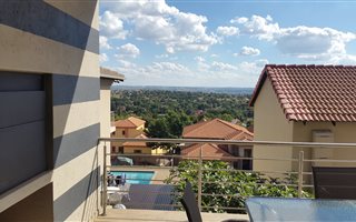 4 Bedroom House in Rietvalleirand