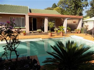 4 Bed House in Bergbron