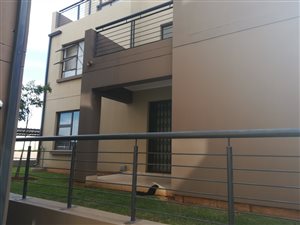 3 Bed Apartment in Ruimsig