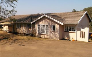 3 Bedroom House in Waterfall