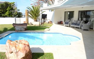 5 Bedroom House in St Francis Bay Canals