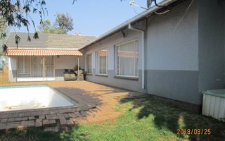 3 Bedroom House in Rhodesfield