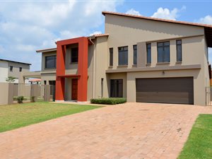 4 Bed House in Hazeldean (Silverlakes Surroundings)