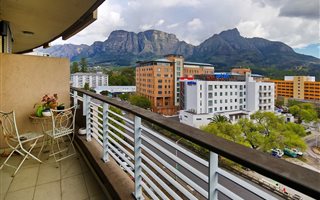 2 Bedroom Apartment in Claremont
