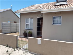 2 Bed House in Pelikan Park