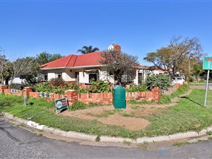 5 Bed House in Somerset West Central