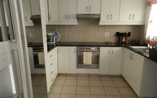 3 Bedroom Simplex in Fairview