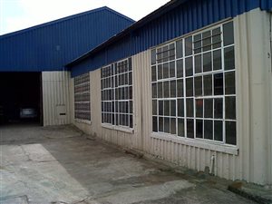 894 m² Commercial space in Muswelldale