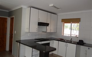 2 Bedroom Apartment in Roodepoort Central