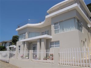 7 Bed House in Signal Hill