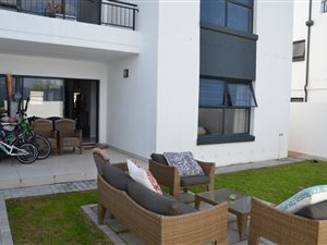 3 Bed Apartment in Somerset West Central