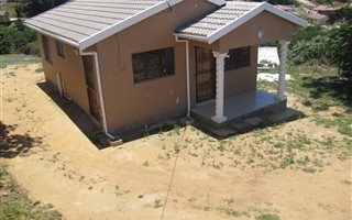 2 Bedroom House in Lovu
