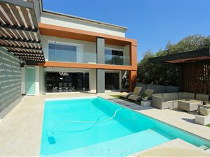 5 Bed House in Eagle Canyon Golf Estate