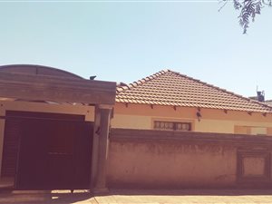 3 Bed House in Dobsonville