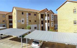 2 Bedroom Apartment in Randpark Ridge