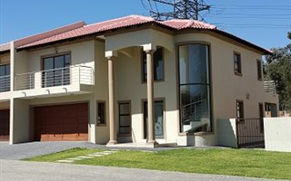 4 Bedroom House in Crescent Wood Country Estate